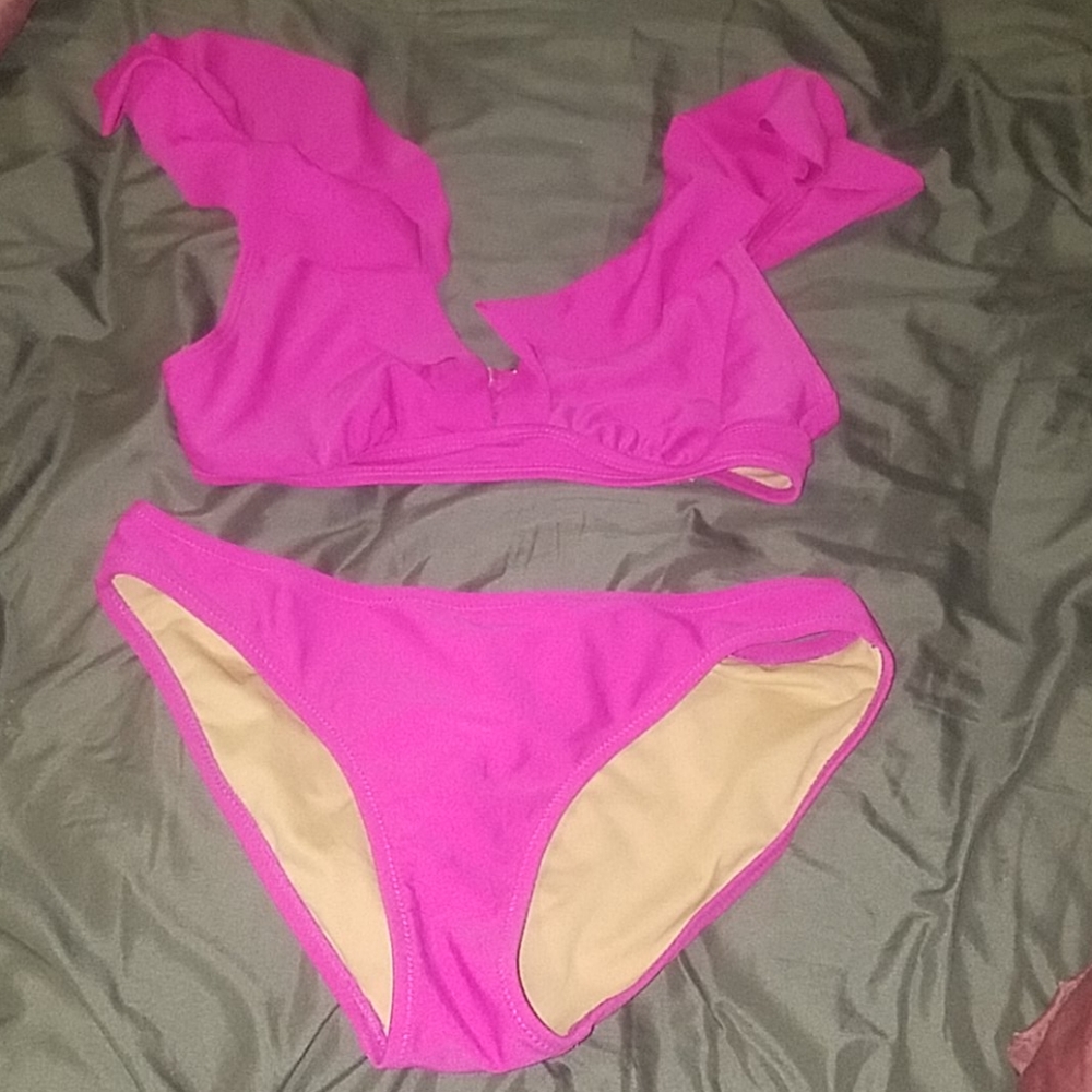 Old Navy size small fuchsia ruffle bikini